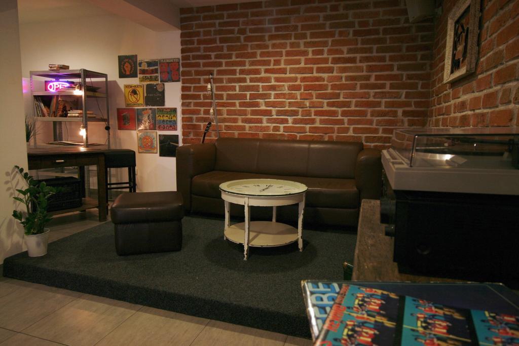 Pozitiv Hostel Zagreb Extérieur photo